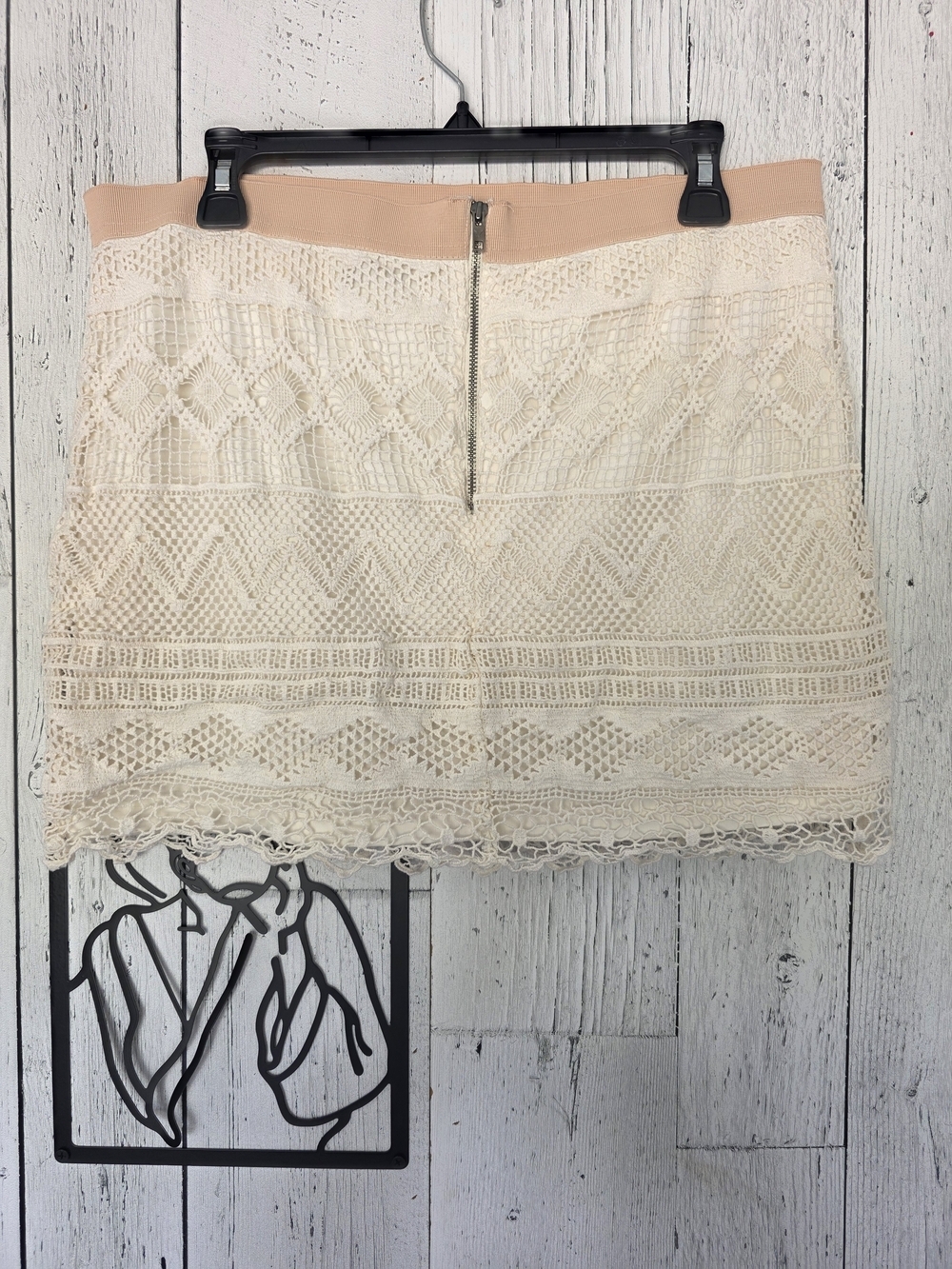 American Eagle Cream Lace Mini Skirt Size 10 Blush Waistband - Picture 2 of 9